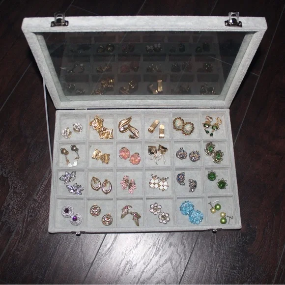 Vintage Jewelry Set - Picture 1 of 11